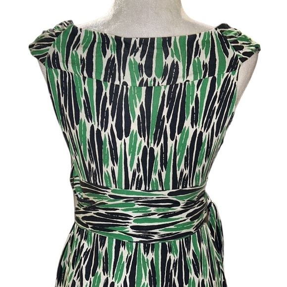 Diane Von Furstenberg Celosa Silk Green & Black Printed Wrap Dress - 4 - Picture 11 of 15